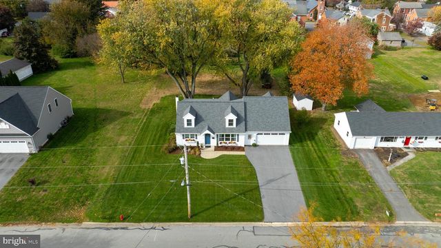 180 S SHENK AVE, Strasburg, PA 17579