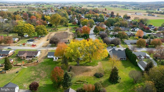 180 S SHENK AVE, Strasburg, PA 17579