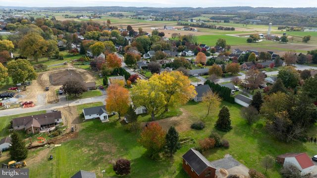 180 S SHENK AVE, Strasburg, PA 17579