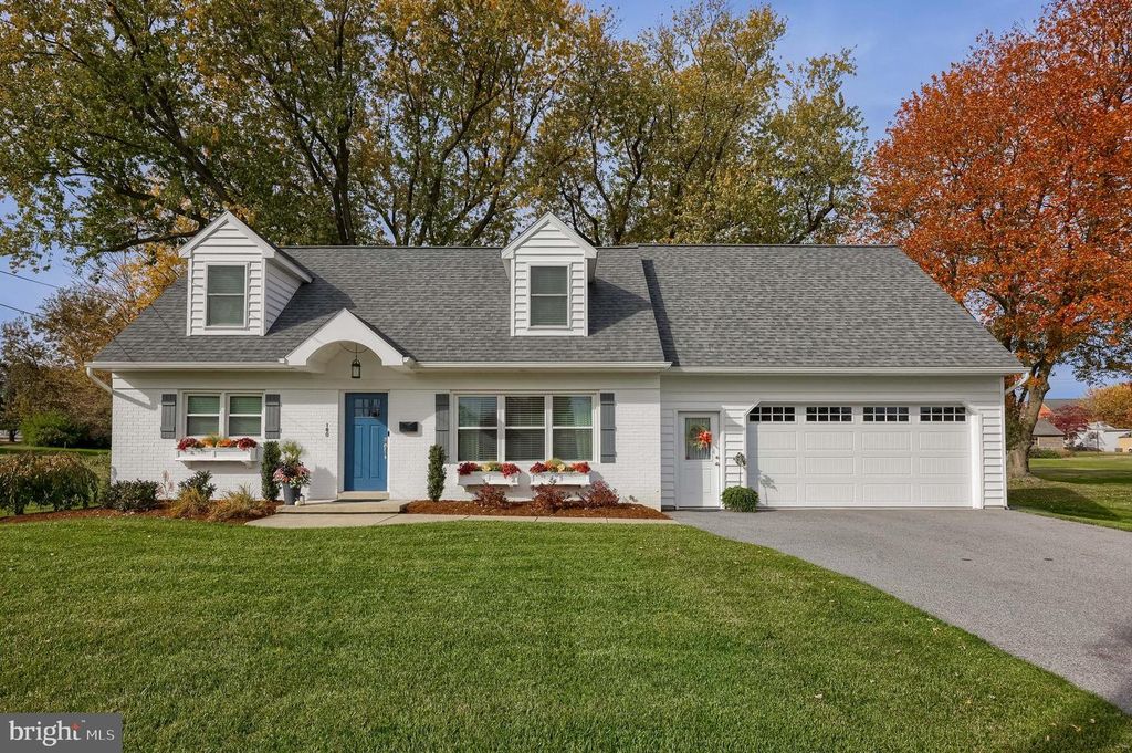 180 S SHENK AVE, Strasburg, PA 17579