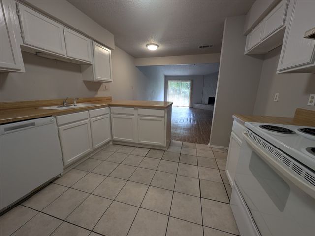 5312 Hastings Drive, Fort Worth, TX 76133
