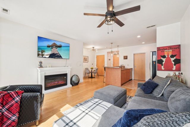 845 N High Street, 209, Columbus, OH 43215