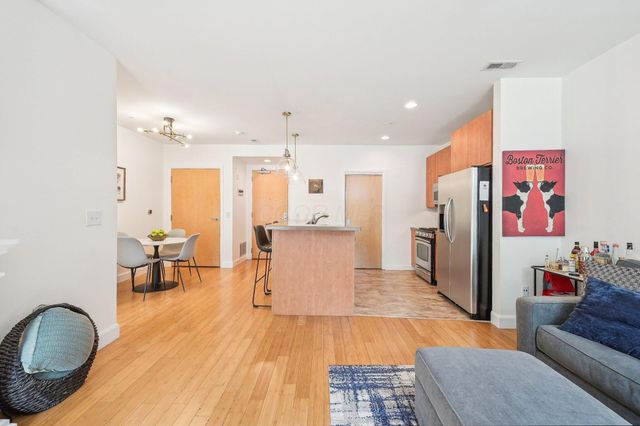 845 N High Street, 209, Columbus, OH 43215