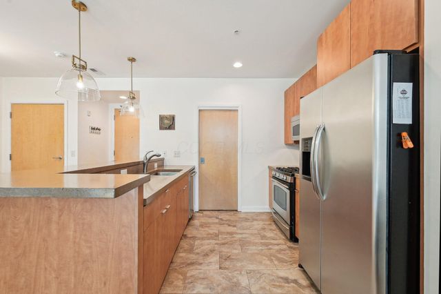845 N High Street, 209, Columbus, OH 43215