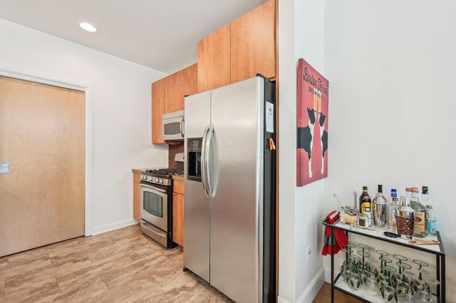 845 N High Street, 209, Columbus, OH 43215