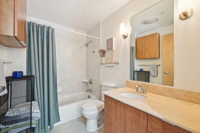 845 N High Street, 209, Columbus, OH 43215