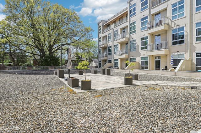 845 N High Street, 209, Columbus, OH 43215