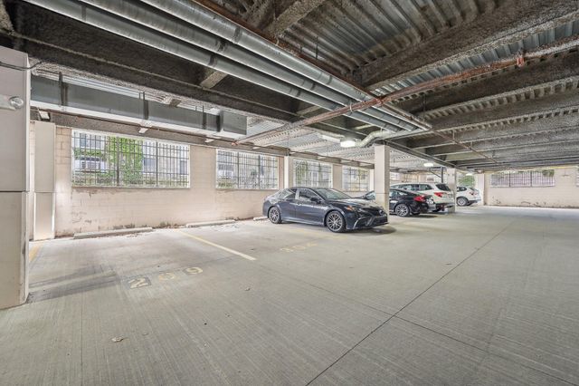 845 N High Street, 209, Columbus, OH 43215