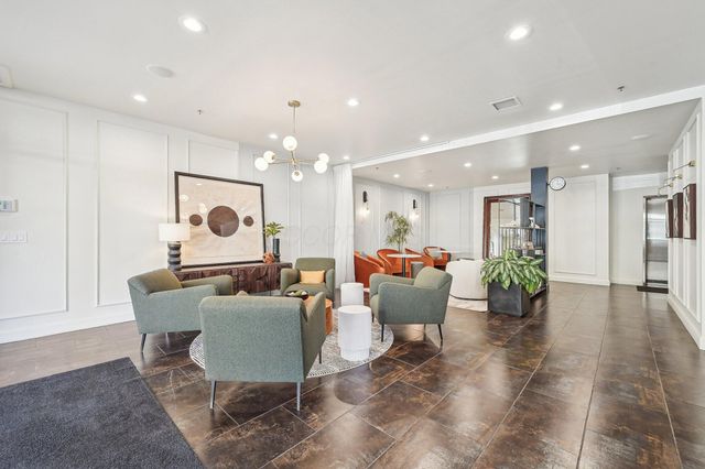 845 N High Street, 209, Columbus, OH 43215