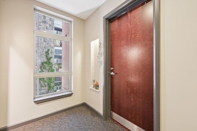 845 N High Street, 209, Columbus, OH 43215