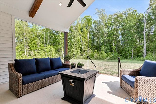16481 Longview Farm Dr, Beaverdam, VA 23015