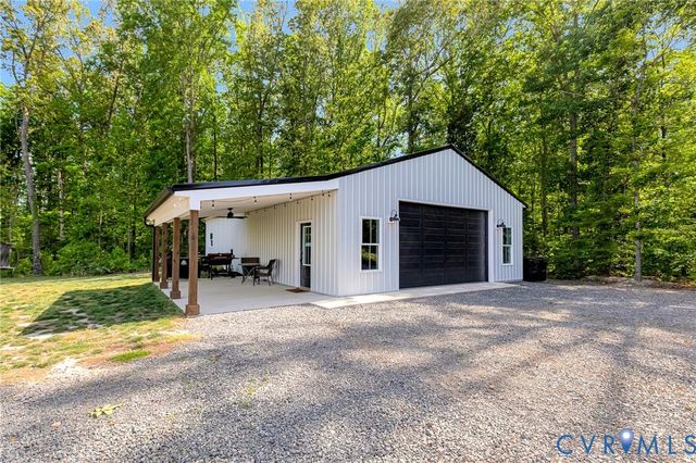 16481 Longview Farm Dr, Beaverdam, VA 23015