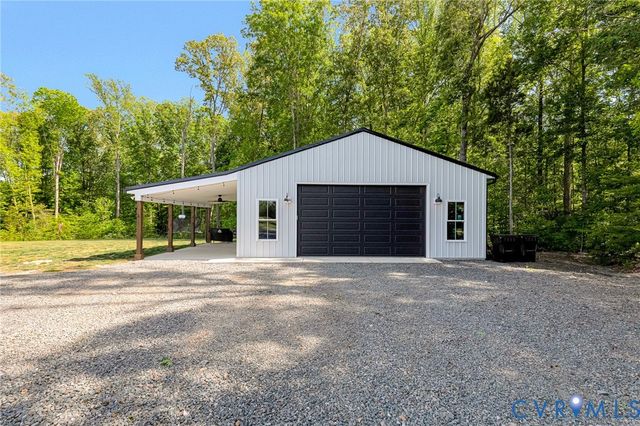 16481 Longview Farm Dr, Beaverdam, VA 23015
