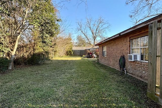 215 Grand Avenue, Bacliff, TX 77518