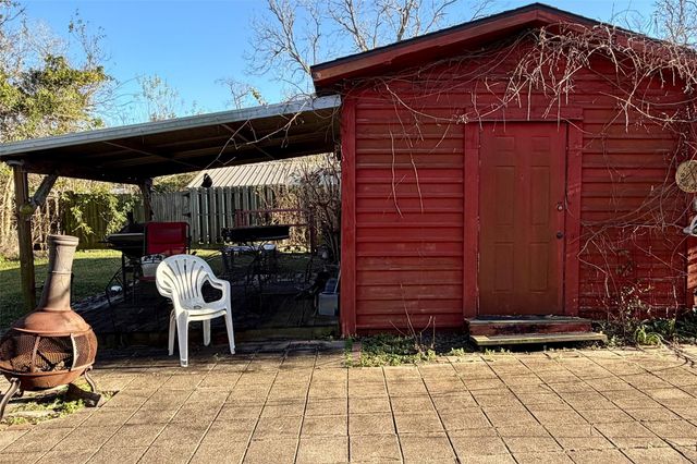 215 Grand Avenue, Bacliff, TX 77518