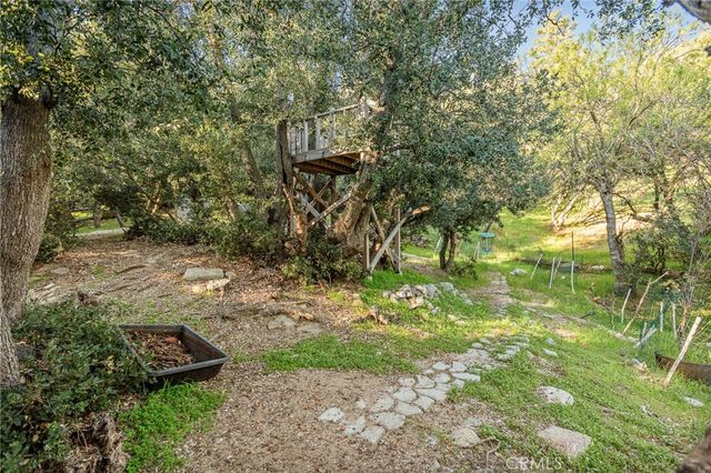 720 Rocky Loop, Crestline, CA 92325
