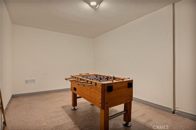 720 Rocky Loop, Crestline, CA 92325