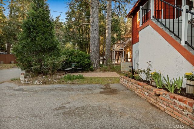 720 Rocky Loop, Crestline, CA 92325