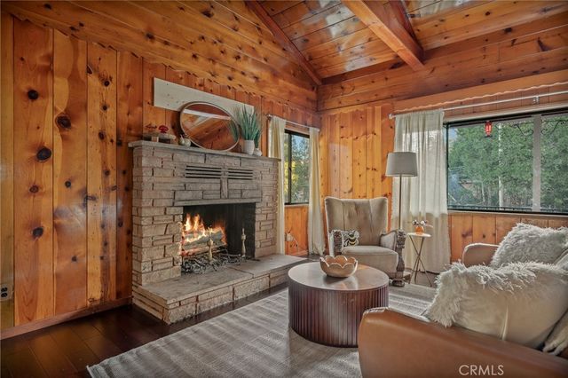 720 Rocky Loop, Crestline, CA 92325