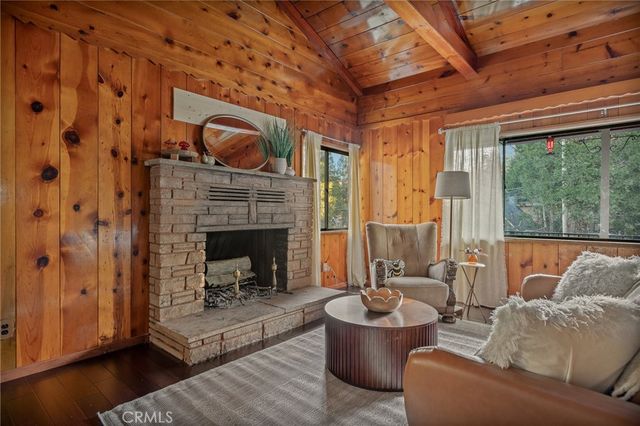 720 Rocky Loop, Crestline, CA 92325