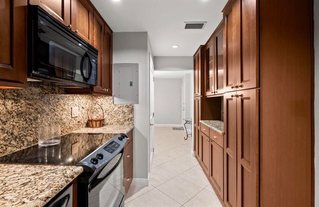1940 NE 2nd Avenue 101j, Wilton Manors, FL 33305
