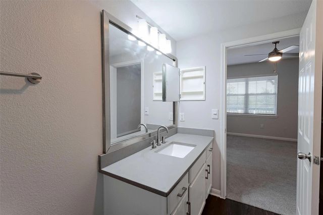 12215 Hunters Chase DR S-11207S, Austin, TX 78729