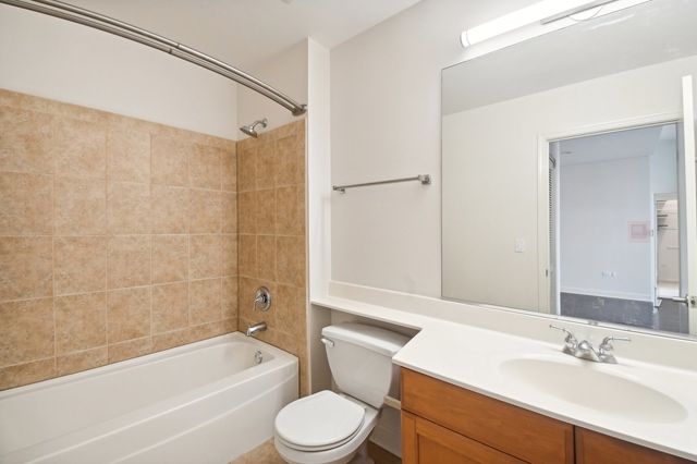 1335 S Prairie Avenue 2009, Chicago, IL 60605