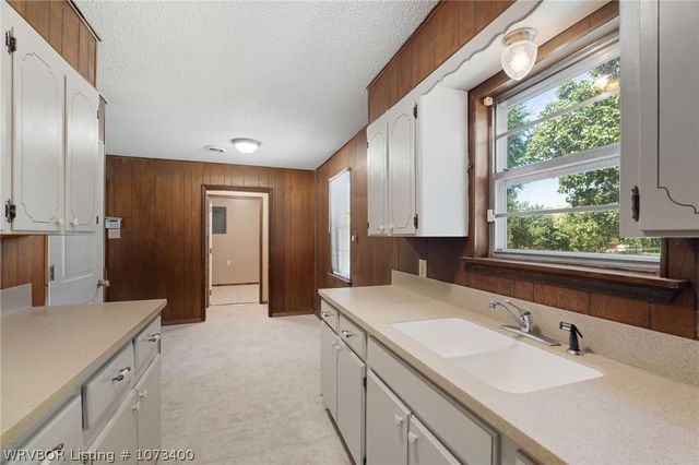 905 Canterbury Drive, Alma, AR 72921