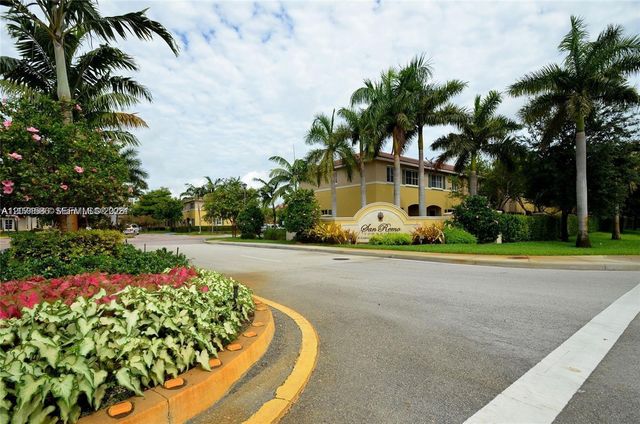 6055 SW 19th Court 6055, North Lauderdale, FL 33068