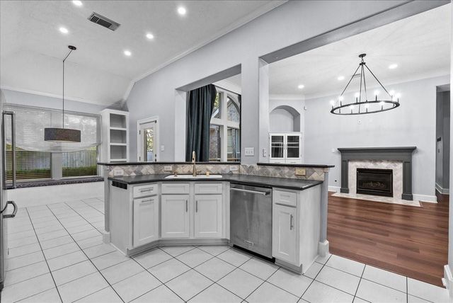 4529 Williamhurst Lane, League City, TX 77573