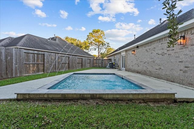 4529 Williamhurst Lane, League City, TX 77573