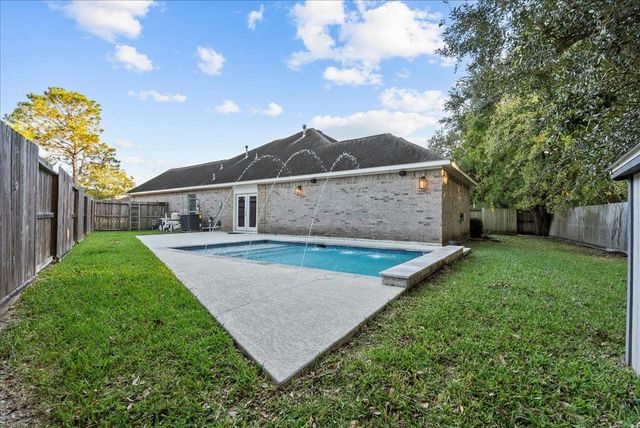4529 Williamhurst Lane, League City, TX 77573