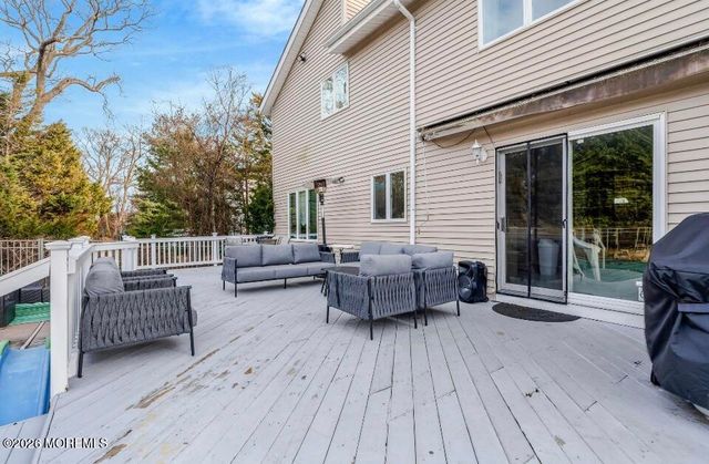 28 Musket Lane, Eatontown, NJ 07724