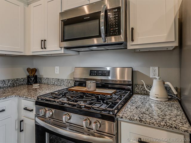 14225 N 75 East Avenue, Collinsville, OK 74021