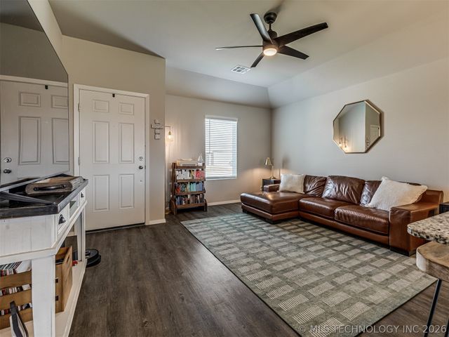 14225 N 75 East Avenue, Collinsville, OK 74021