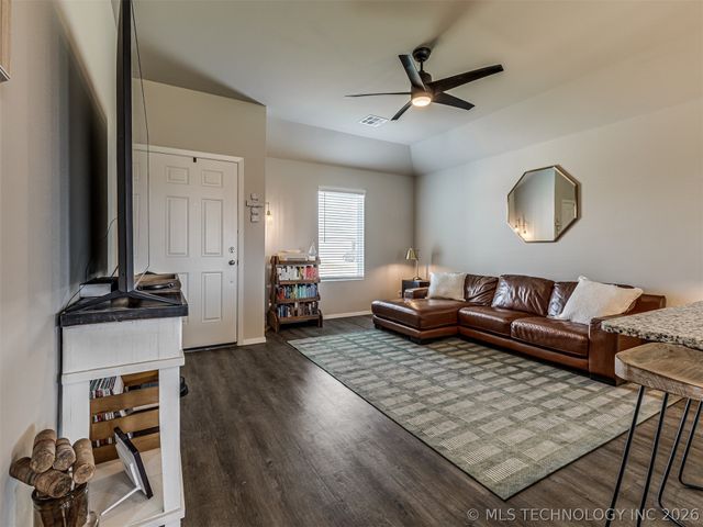 14225 N 75 East Avenue, Collinsville, OK 74021