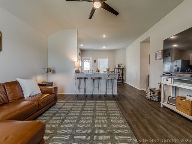 14225 N 75 East Avenue, Collinsville, OK 74021