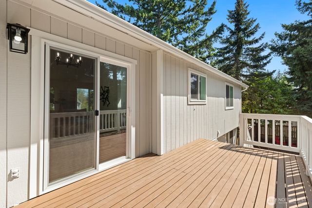 1725 211th Place NE, Sammamish, WA 98074
