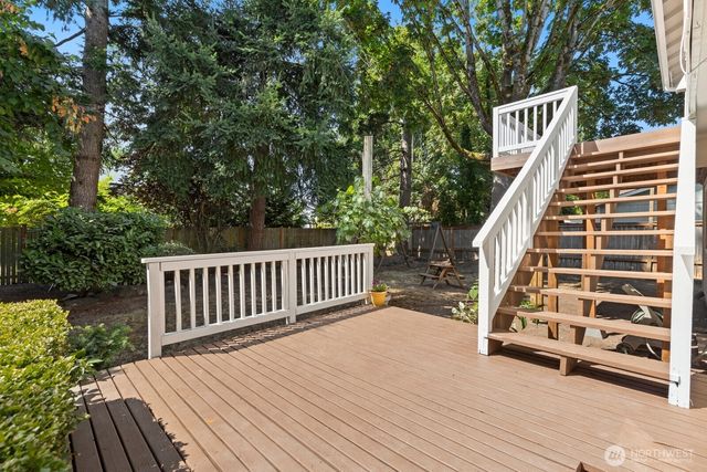 1725 211th Place NE, Sammamish, WA 98074