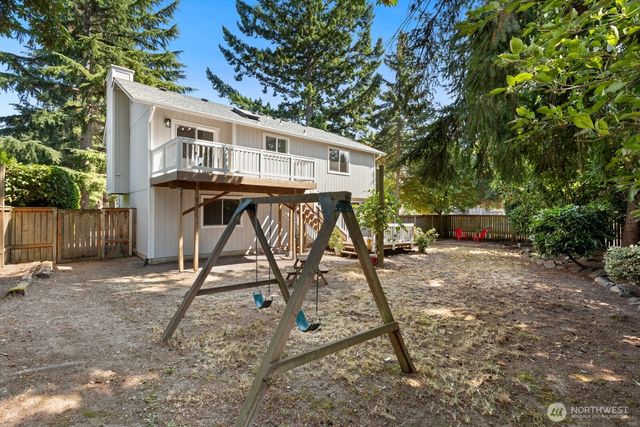 1725 211th Place NE, Sammamish, WA 98074