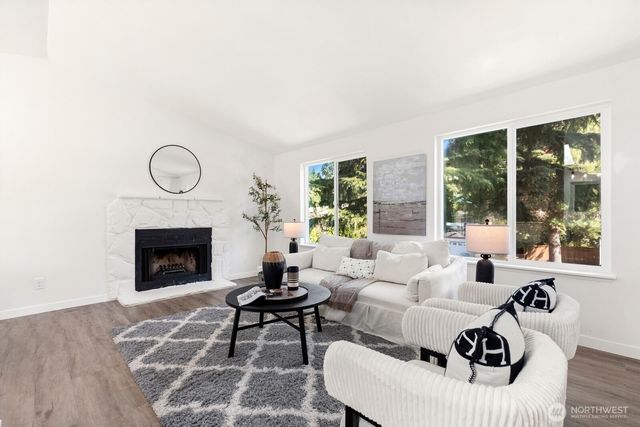 1725 211th Place NE, Sammamish, WA 98074