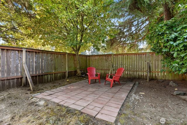1725 211th Place NE, Sammamish, WA 98074