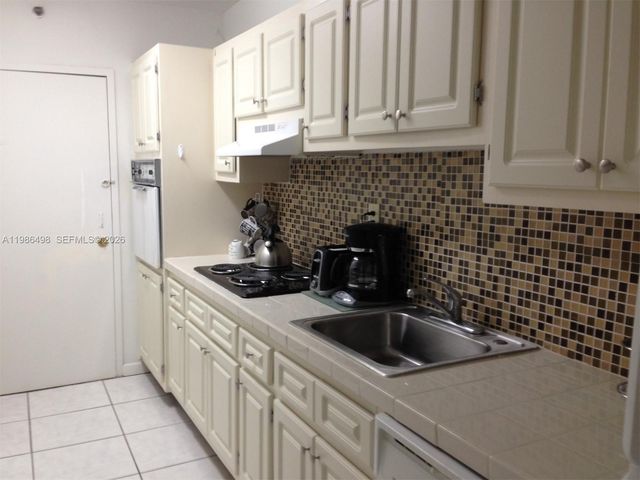 100 Lincoln Rd 336, Miami Beach, FL 33139