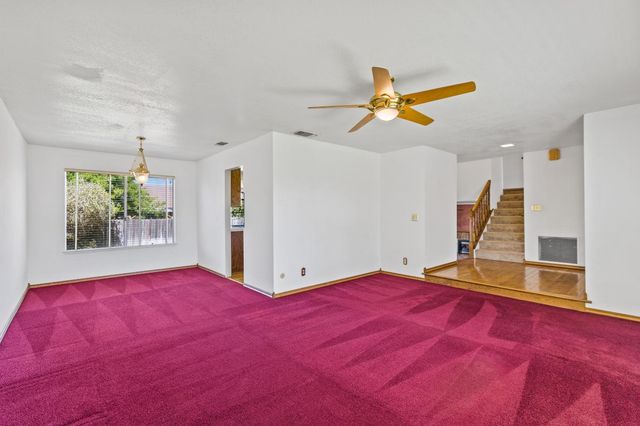 865 Regatta Dr, Sacramento, CA 95833