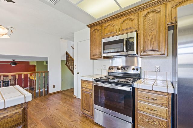 865 Regatta Dr, Sacramento, CA 95833