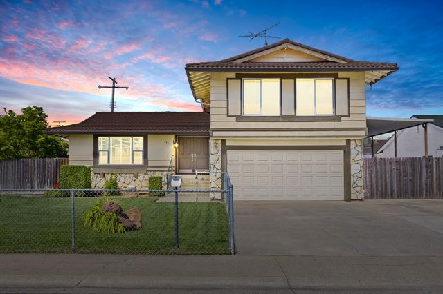 865 Regatta Dr, Sacramento, CA 95833
