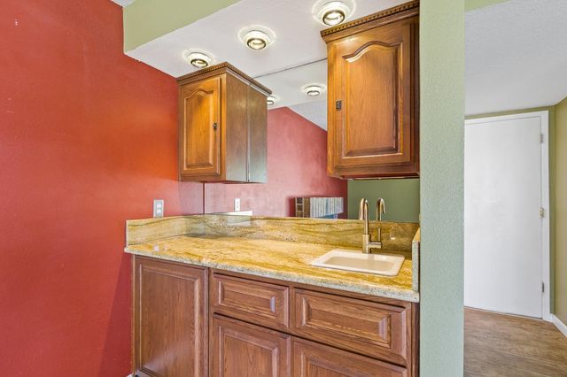 865 Regatta Dr, Sacramento, CA 95833