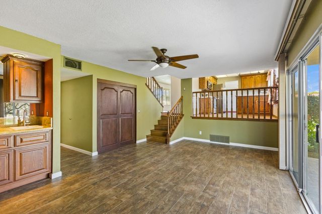 865 Regatta Dr, Sacramento, CA 95833