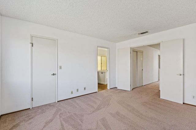 865 Regatta Dr, Sacramento, CA 95833