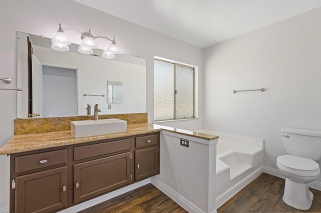 865 Regatta Dr, Sacramento, CA 95833